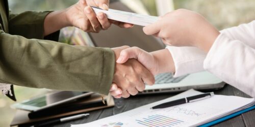 Regrouper ses crédits : quand et pourquoi envisager un rachat ?